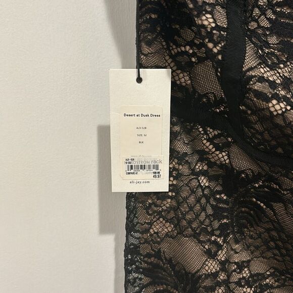 Ali & Jay Desert at Dusk Black Lace Mini Dress Size M - Picture 8 of 10